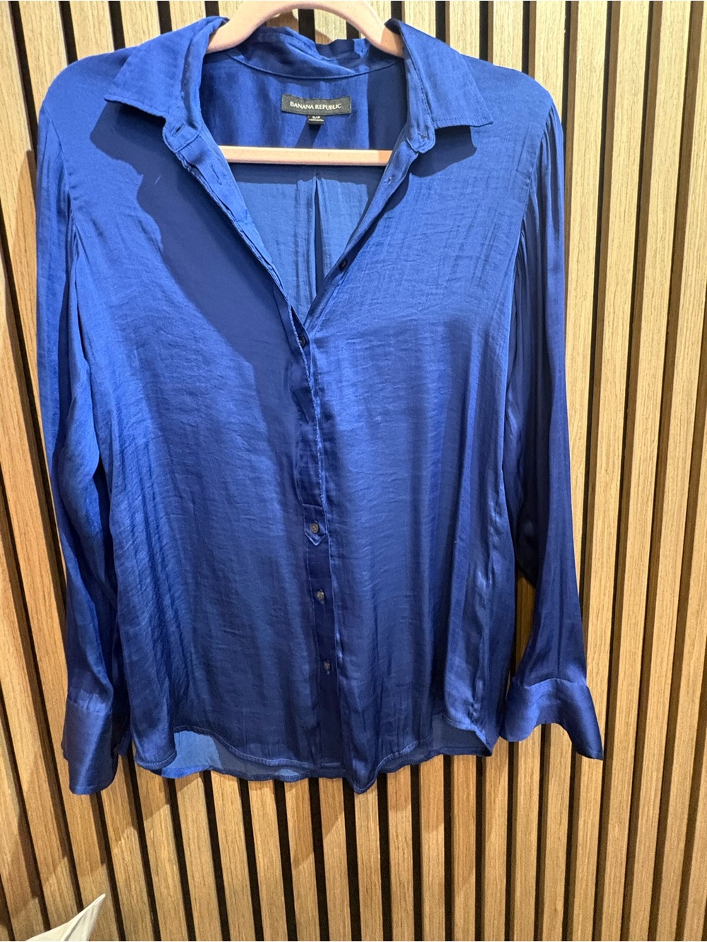 Banana Republic Men’s Blue Long-Sleeve Button-Down Shirt